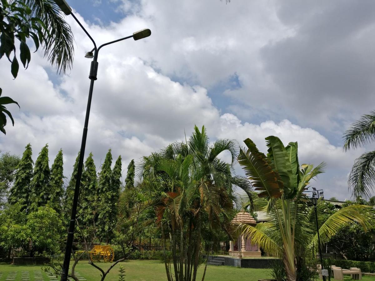 Pushp Vatika Resort & Lawns Navi Mumbai Exterior photo