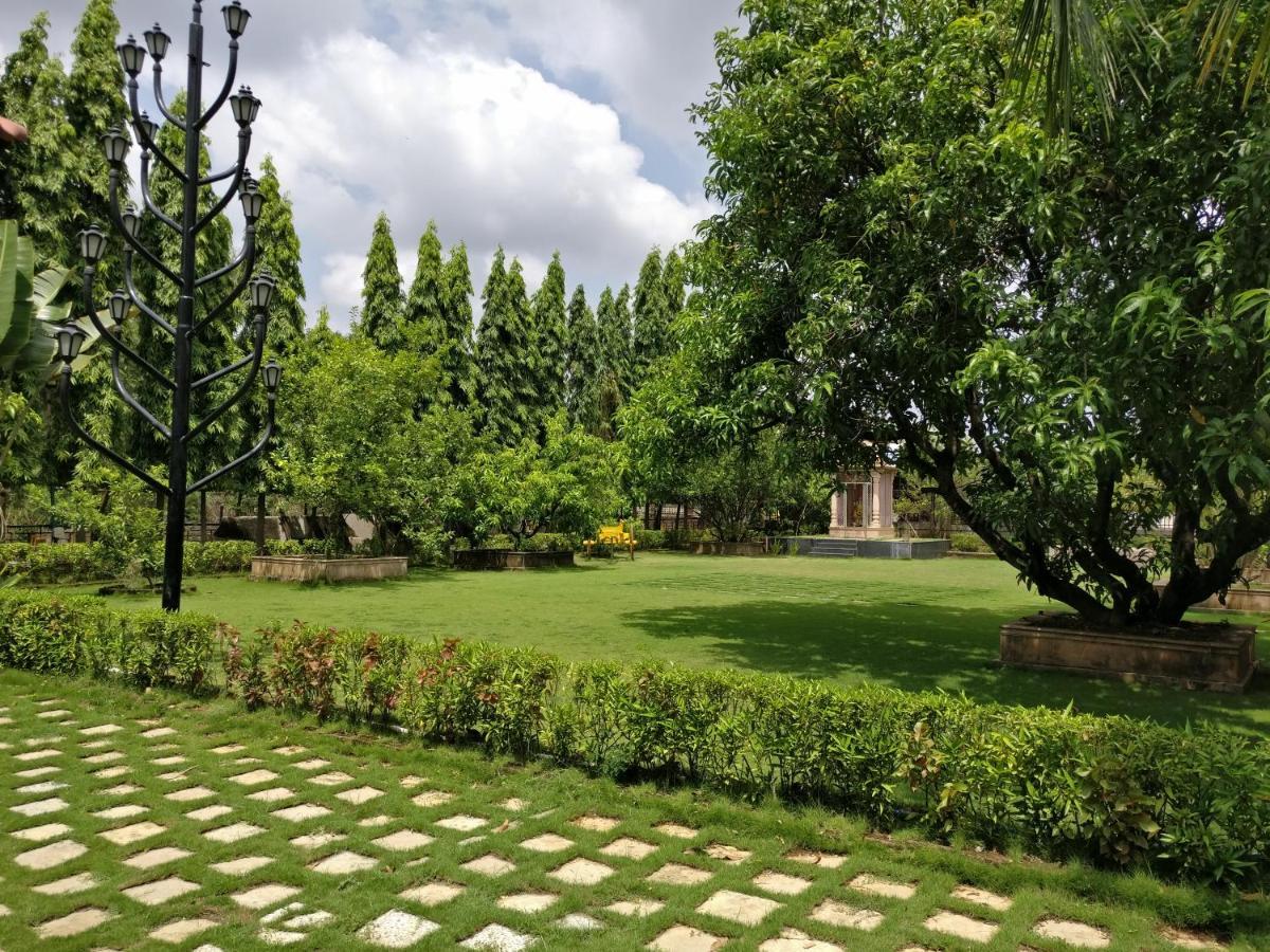 Pushp Vatika Resort & Lawns Navi Mumbai Exterior photo