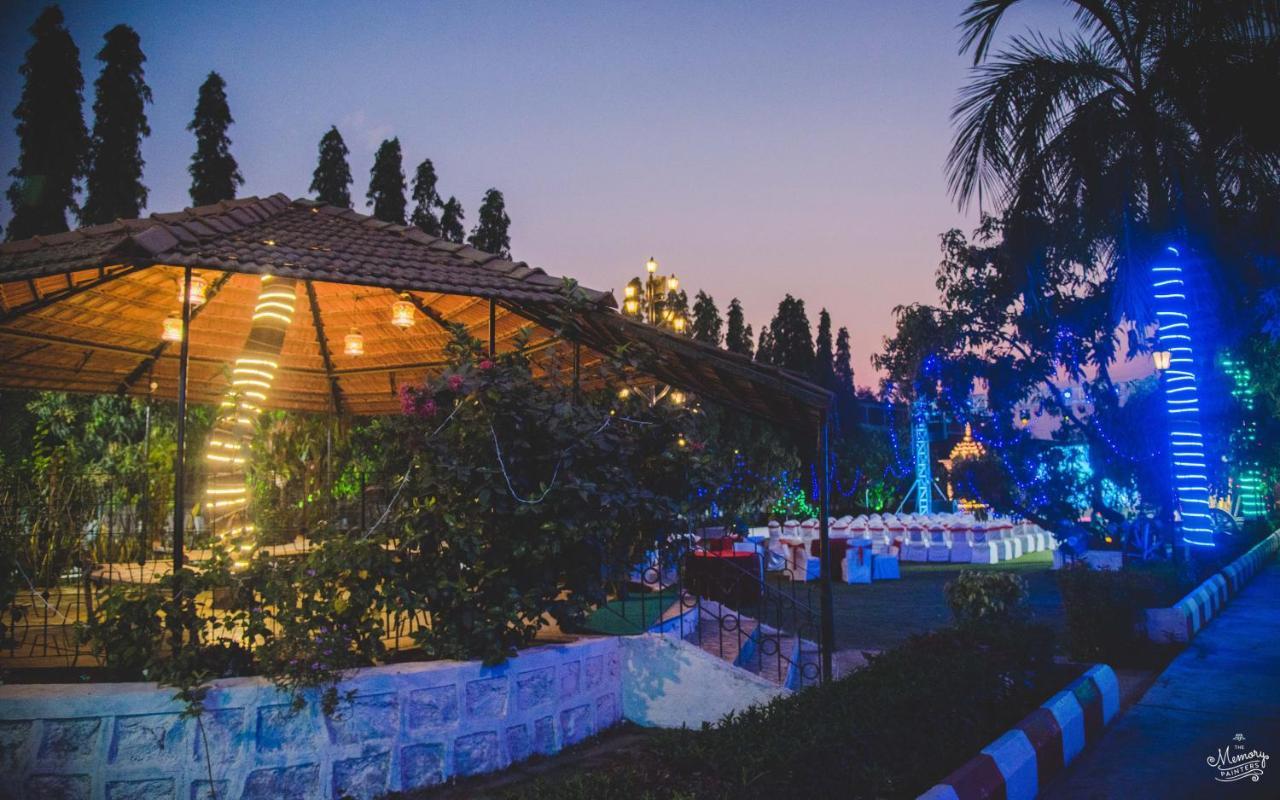 Pushp Vatika Resort & Lawns Navi Mumbai Exterior photo