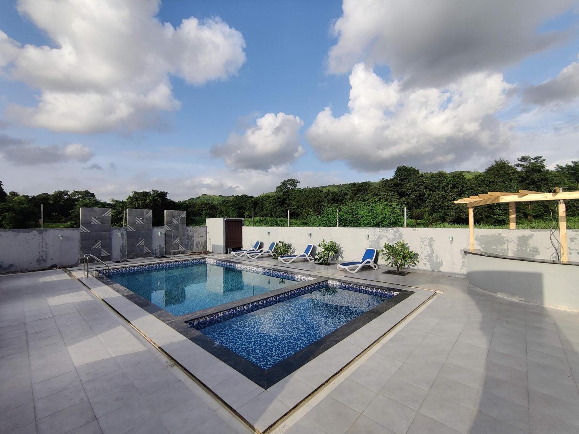 Pushp Vatika Resort & Lawns Navi Mumbai Exterior photo