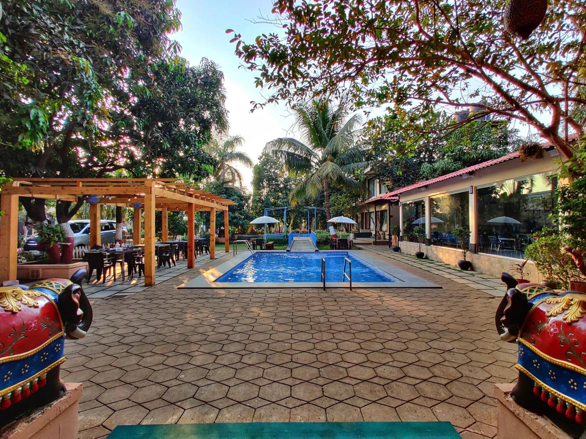 Pushp Vatika Resort & Lawns Navi Mumbai Exterior photo